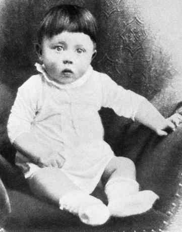 Бебешки портрет на Адолф Хитлер