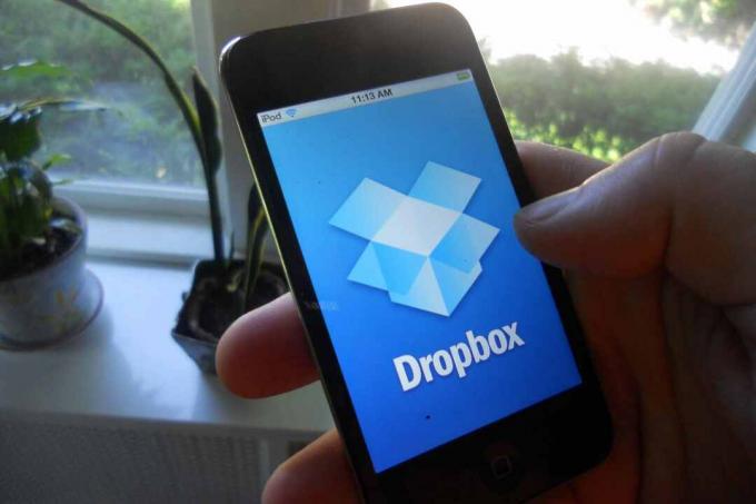 Използване на Dropbox на iPhone
