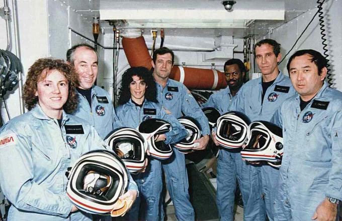Космически совалка Challenger Disaster STS-51L снимки - 51-L Challenger Crew в Бяла стая