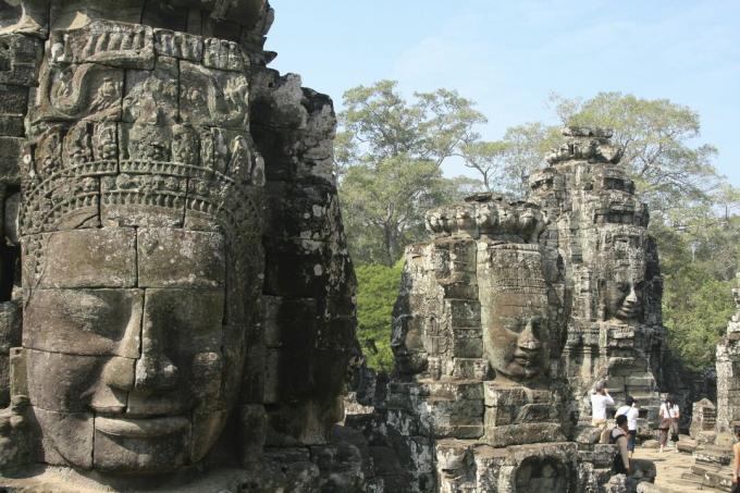 Каменно лице на храма Байон в Ангкор, свещените храмове в Камбоджа