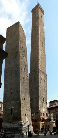 Кулите на Болоня