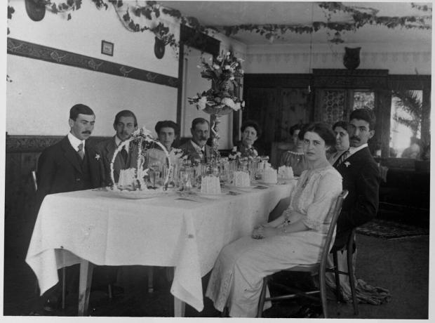 Зигмунд Фройд Хранене със семейството