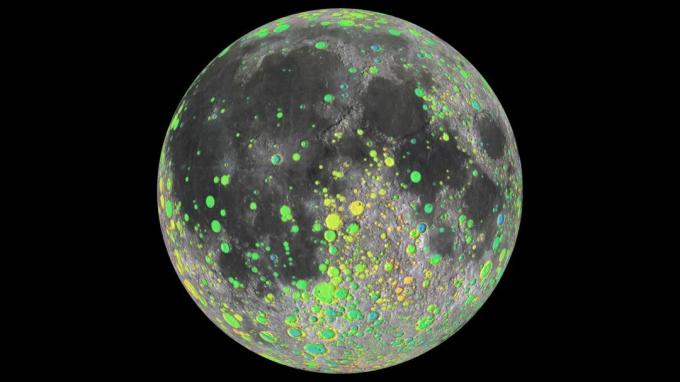Неверна цветна карта на лунните кратери, направена от LRO.