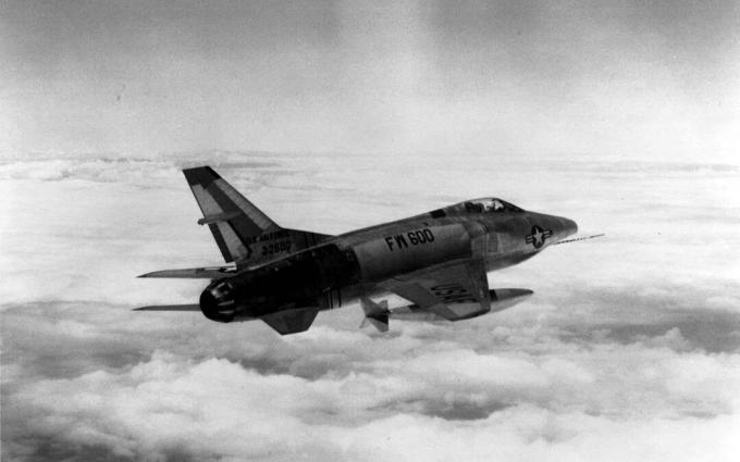 RF-100 Super Sabre