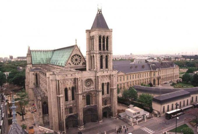 Basilique Saint-Denis, или църквата Сен Дени, близо до Париж, Франция