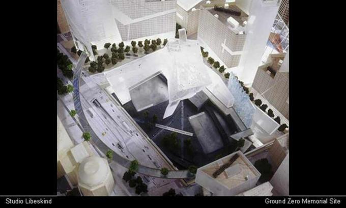 План на Световния търговски център от Studio Libeskind, Мемориалът Ground Zero от декември 2002 г. Презентация на слайдовете