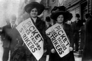 Жените стачкуват през 1909 г. "Въстанието на 20 000"