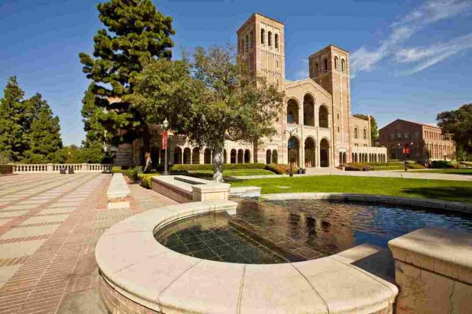 Университет на Калифорния, Лос Анджелис (UCLA)