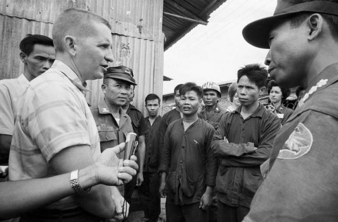 ross perot на посещение на северно-виетнамски военнопленници