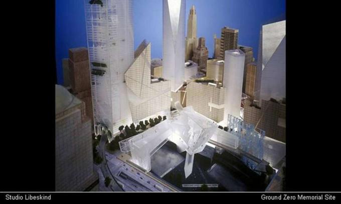 План на Световния търговски център от Студио Libeskind, Мемориален сайт Ground Zero от 2002 г. Презентация на слайдовете