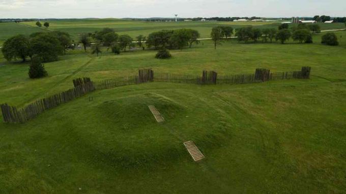Palisaded Mound Group в Асталан, Уисконсин