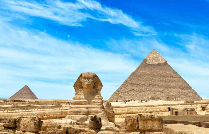Пирамидите и сфинкса в Гиза в Кайро, Египет
