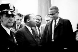 Малкълм X и Мартин Лутър Кинг-младши се срещат през 1964 година