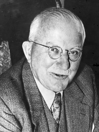 Д-р Херман Стаудингер, основател на полимерната химия